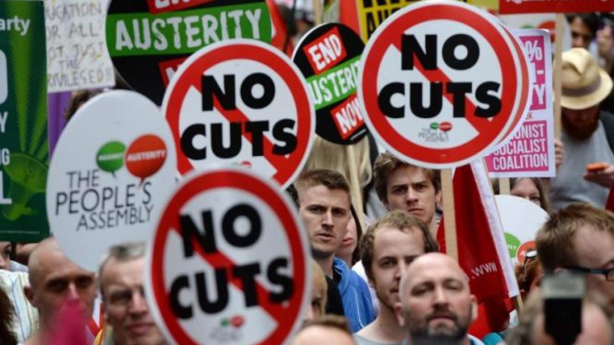 britanicii au iesit in strada pentru a protesta fata de masurile de austeritate