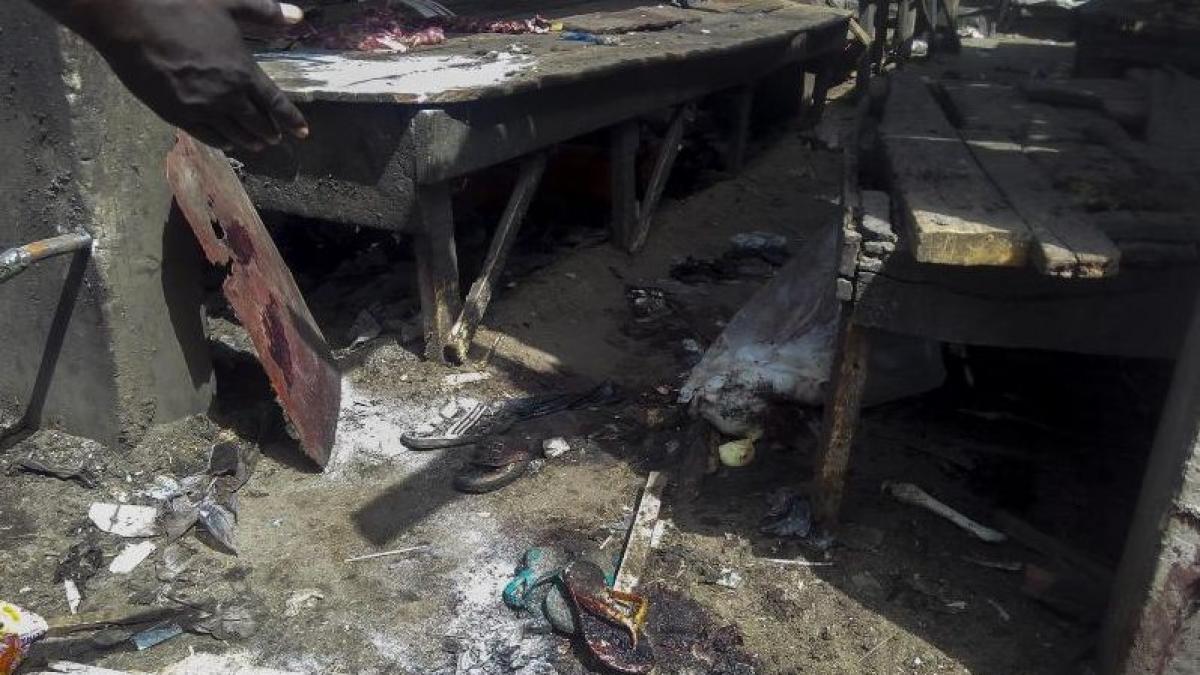 peste 30 de morti intr un atentat sinucigas comis de doua adolescente la o moschee din nigeria