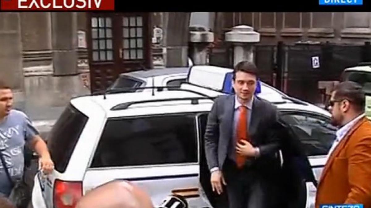 sinteza zilei reteaua din care facea parte dragos basescu