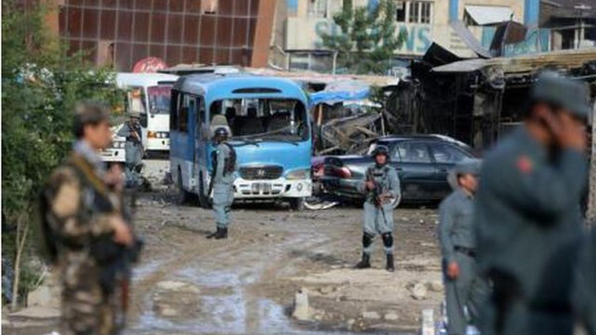 video afganistan explozie puternica la cladirea parlamentului