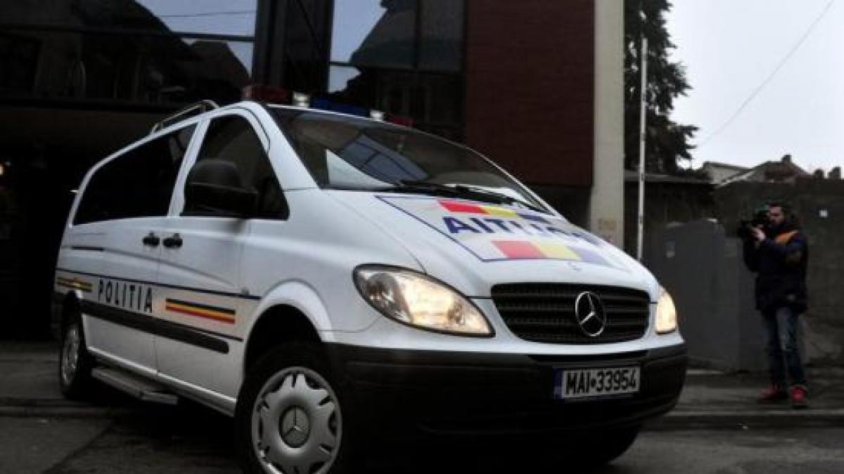 perchezitii la persoane banuite de evaziune fiscala si spalare de bani in comertul cu produse