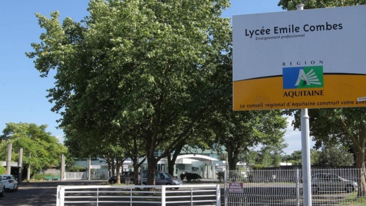 scene cumplite cum agreseaza trei elevi un profesor cu handicap video