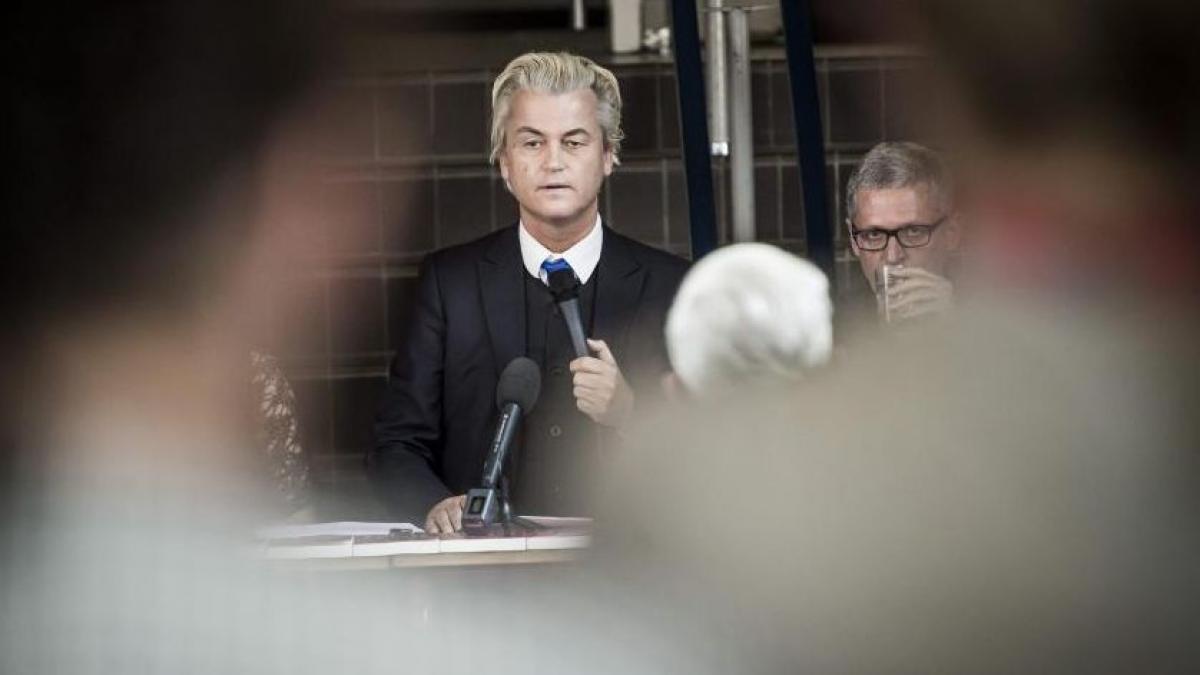 un deputat olandez a difuzat la televiziunea nationala caricaturi cu profetul mahomed