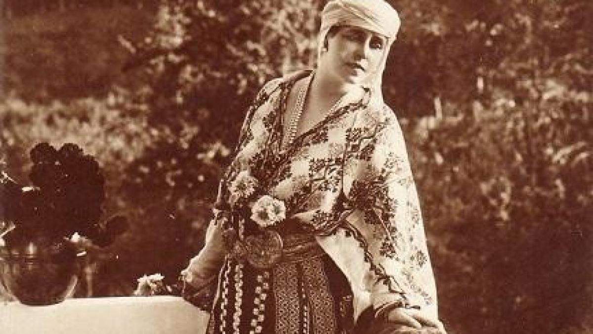 cariera internationala a iei camasa traditionala romaneasca