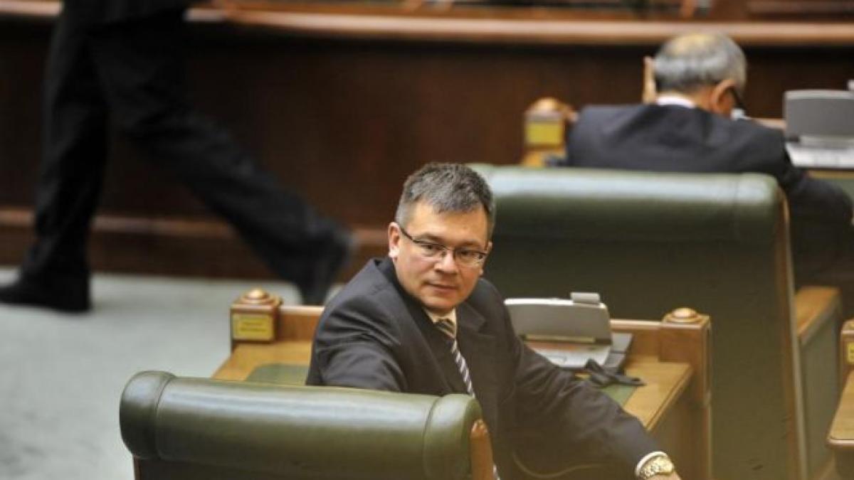 de cate voturi are nevoie ungureanu pentru sefia sie