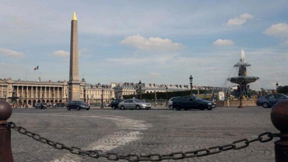 dezvaluiri ale presei franceze statie pentru spionarea comunicatiilor in centrul parisului