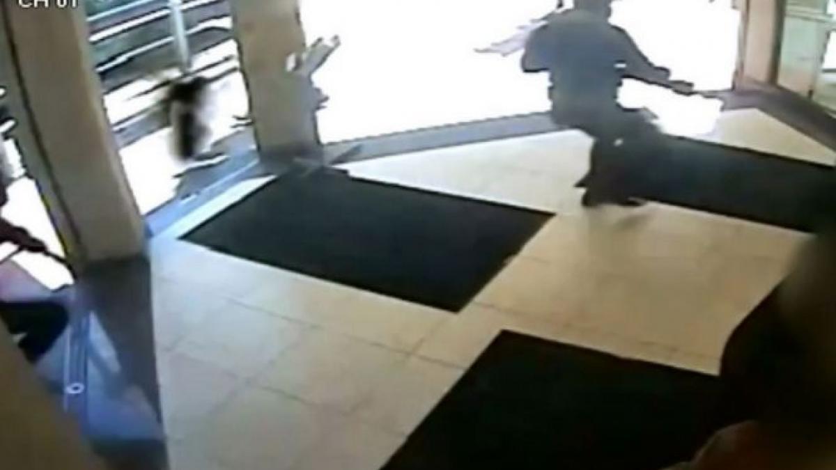 hoti de lux au reusit sa fure ceasuri in valoare de aproape 200 000 de lire sterline