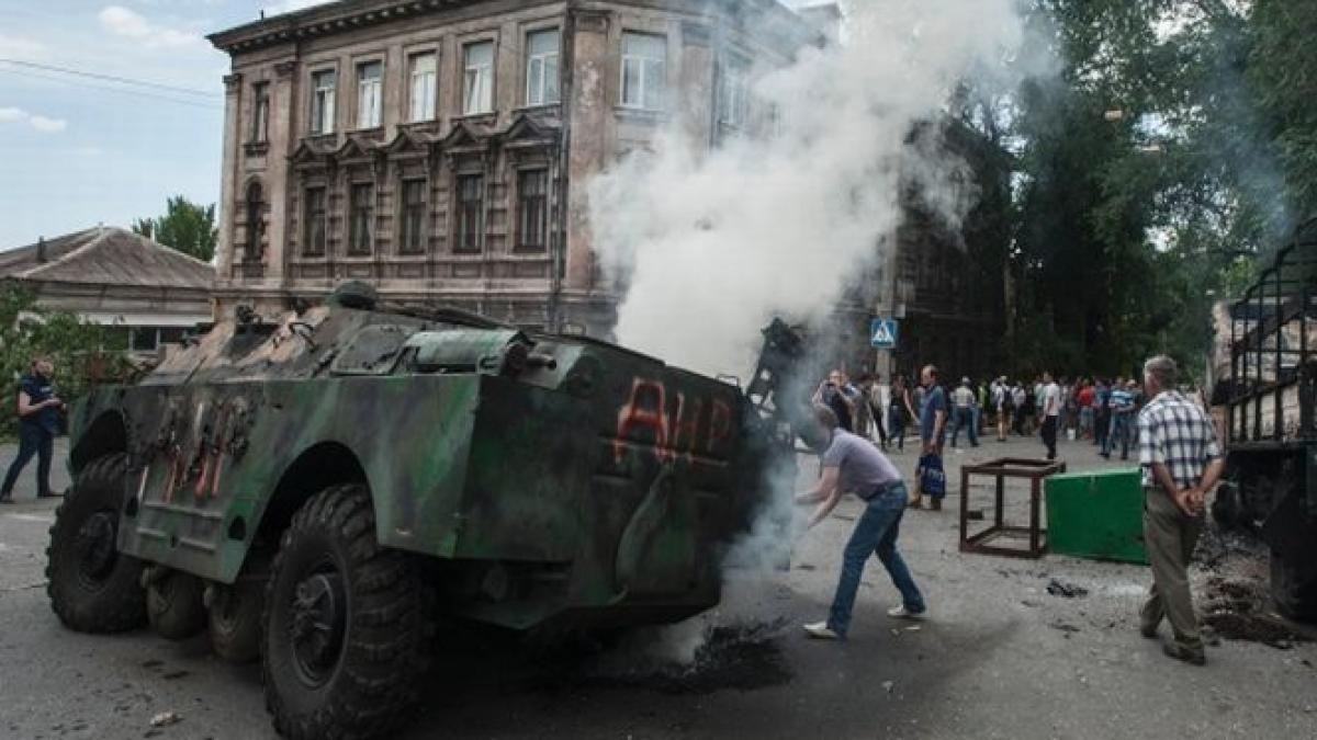 razboiul se intensifica langa mariupol separatistii pro rusi ataca pozitiile armatei ucrainene