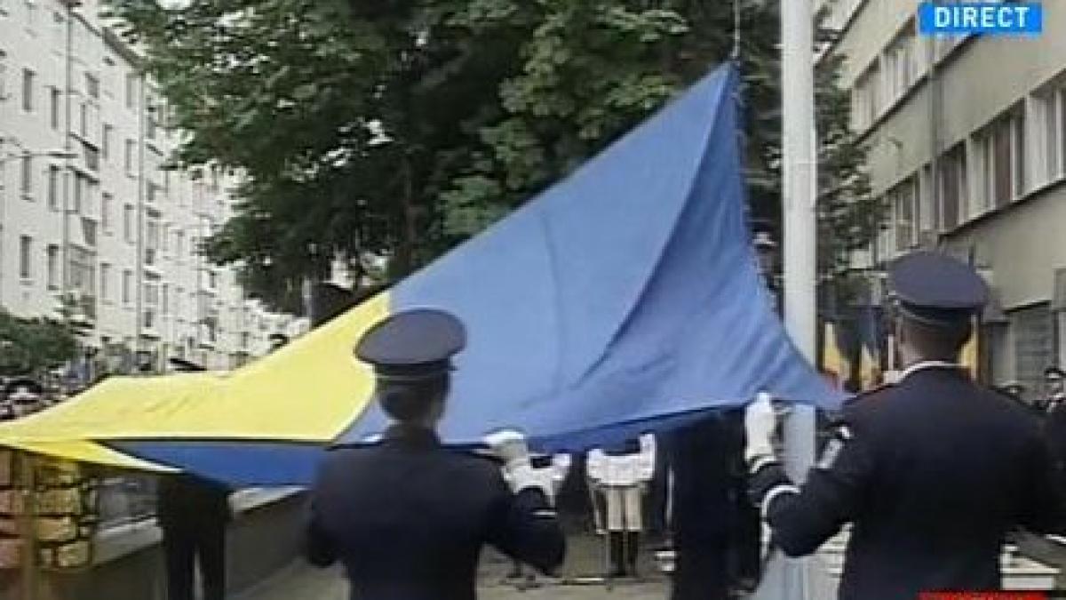 cel mai mare tricolor din judetul harghita a fost arborat in miercurea ciuc de ziua drapelului