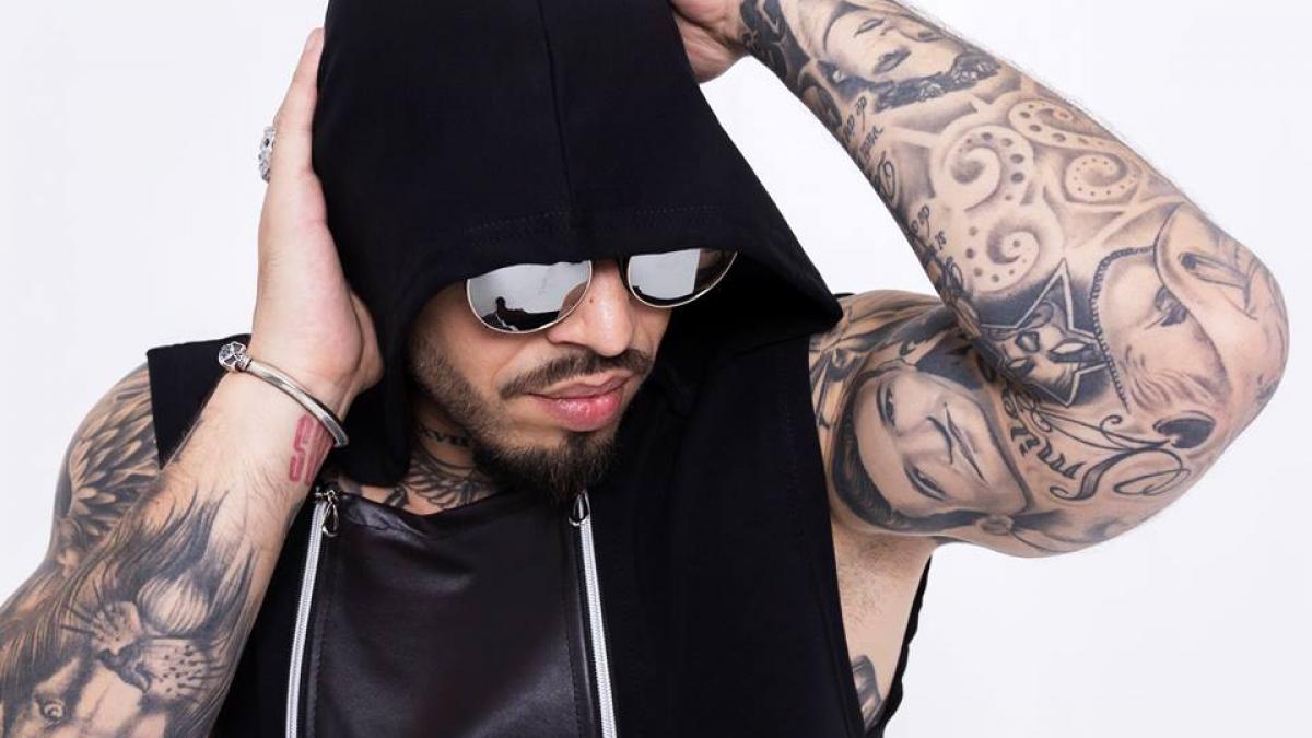 alex velea fotografie intima postata cu antonia pe o retea de socializare