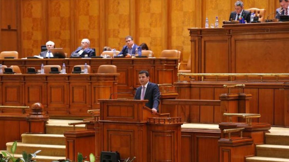 100 de minute scanteile de pe scena politica reflectate de sondaje