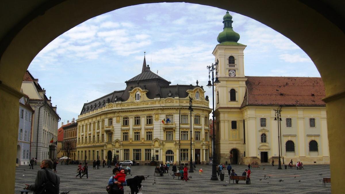 cate cladiri raman in picioare dupa un cutremur intr un mare oras al romaniei