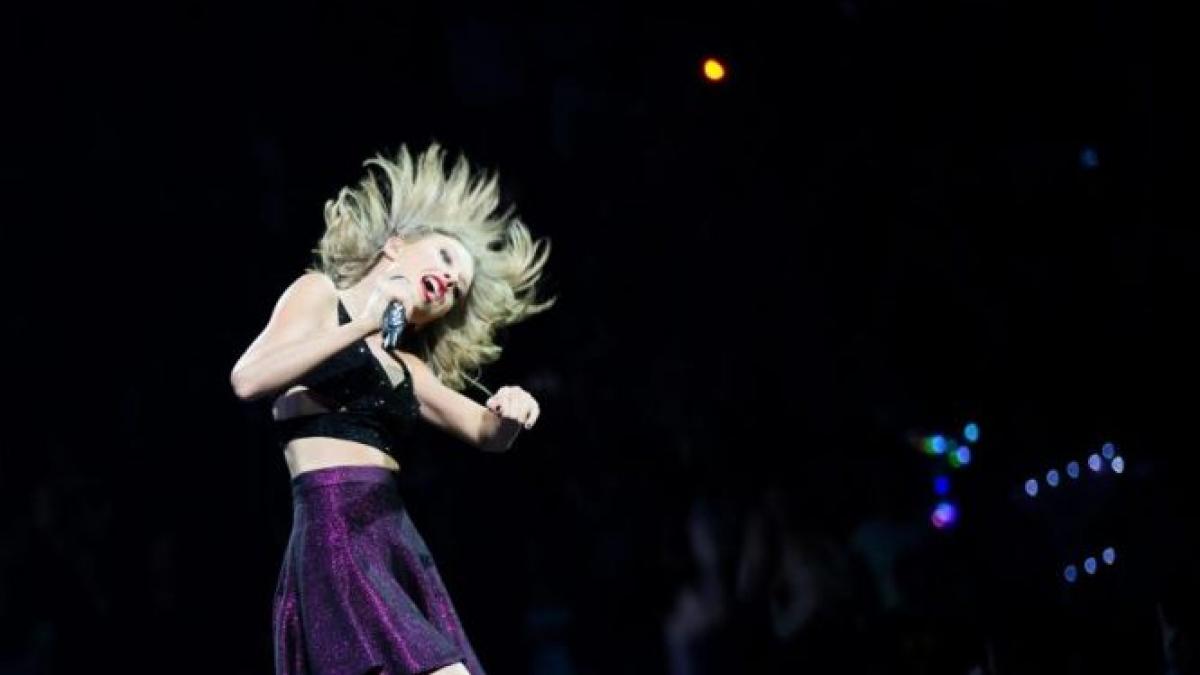 cum a ajuns cantareata americana taylor swift din nou pe prima pagina a site urilor de profil