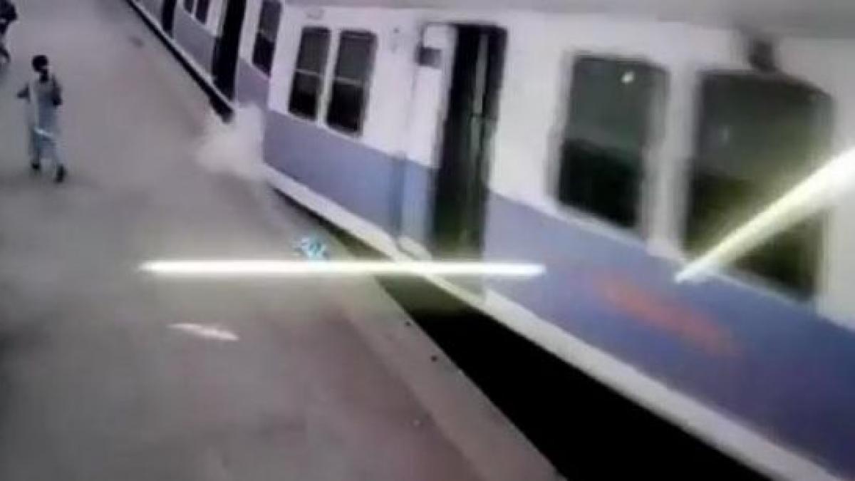 groaza la metroul din mumbai momentul in care un tren a deraiat