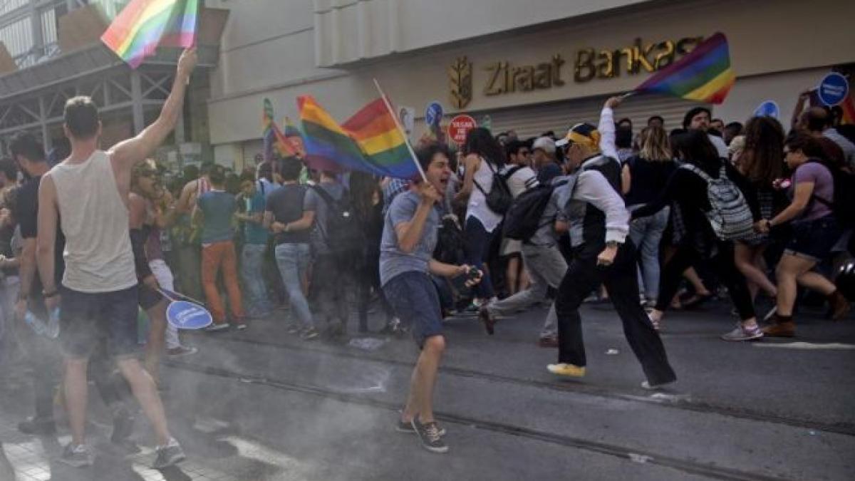 incidente violente la o parada gay din istanbul