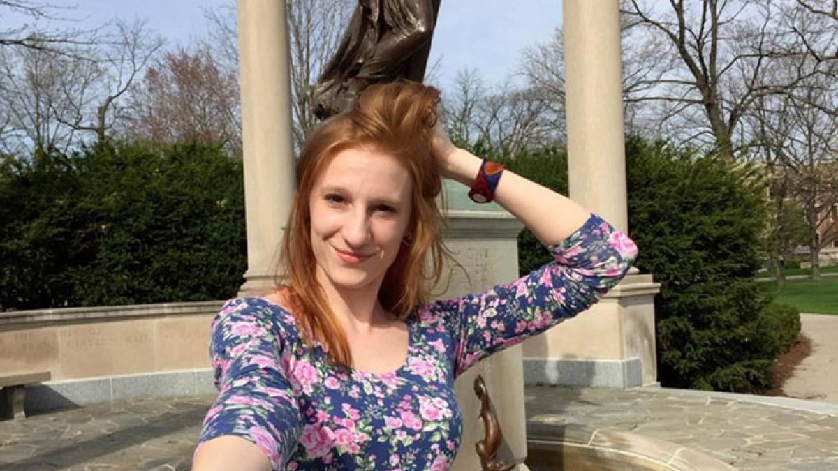 asa te vei simti mai putin narcisist inventia care revolutioneaza selfie ul