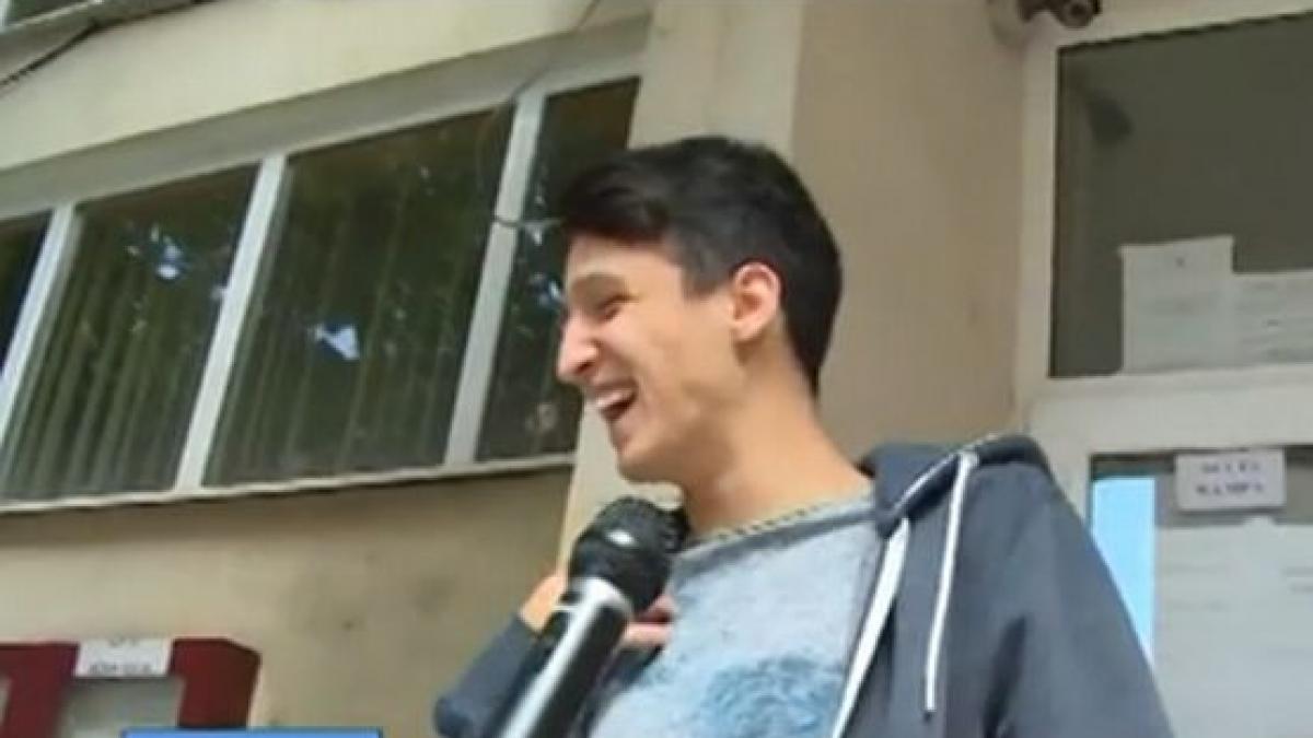 de la sfintele moaste la sfantul microfon gestul inedit al unui elev care iese din sala de examen