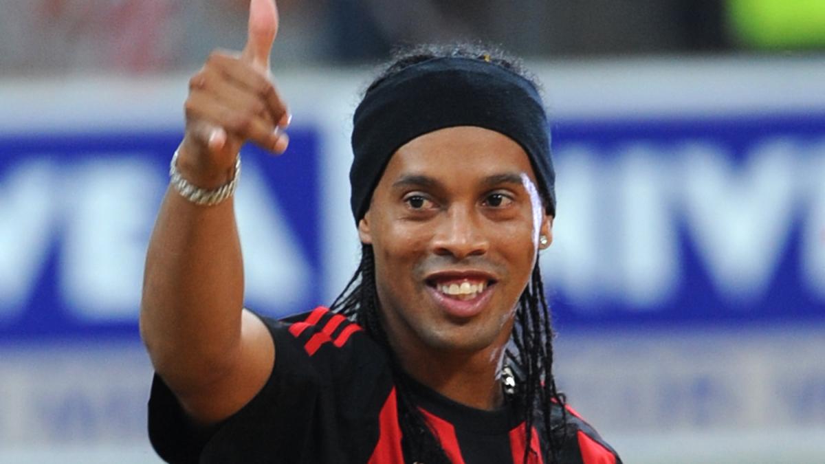 ronaldinho si a gasit echipa noua vezi cu cine a semnat