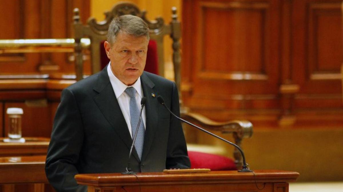 teatrul masca a fost decorat de presedintele klaus iohannis