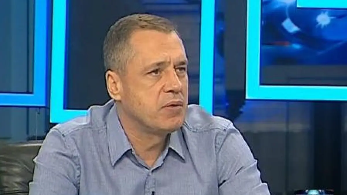 ciuvica vrajeala asta cu iohannis care si a numit apropiatii la servicii e o smecherie de doi bani