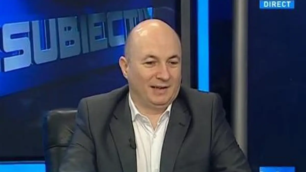 codrin stefanescu cred ca ungureanu are o icoana cu basescu si doarme cu ea sub perna