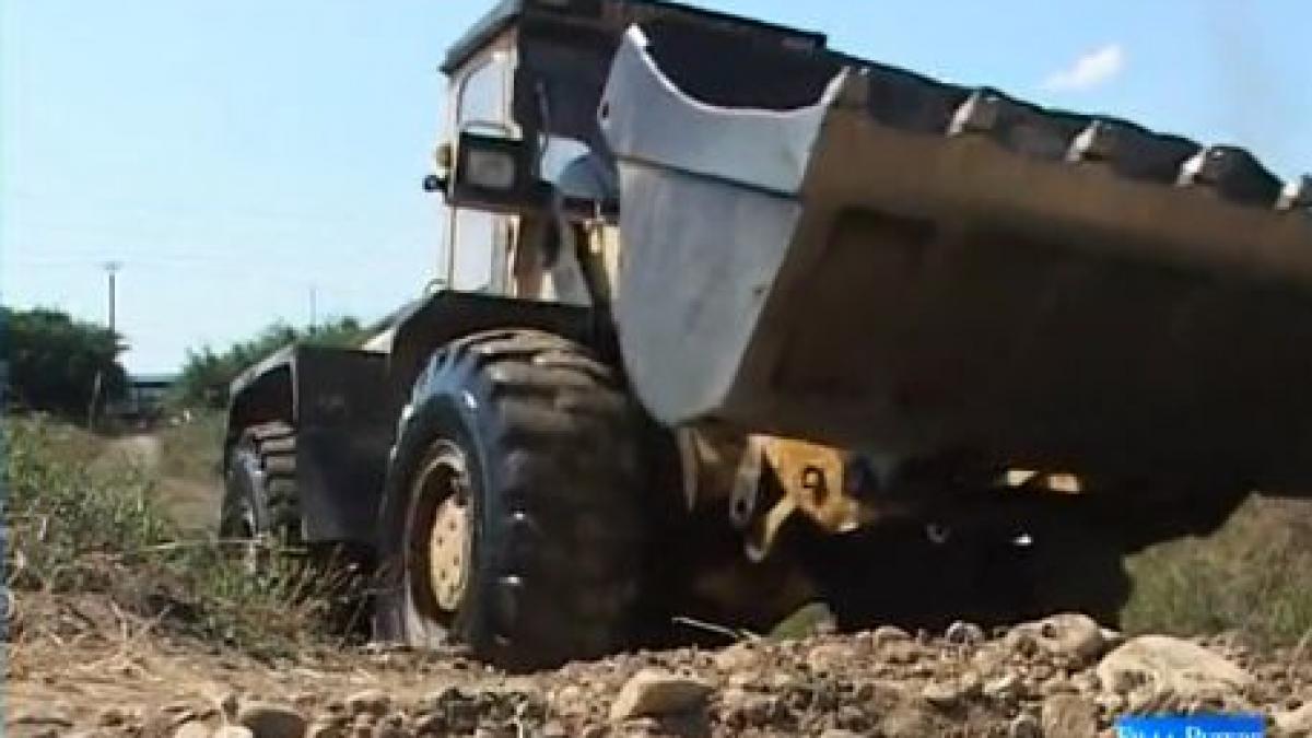 diguri de aparare impotriva inundatiilor distruse de cnadnr la targu jiu zeci de case raman in