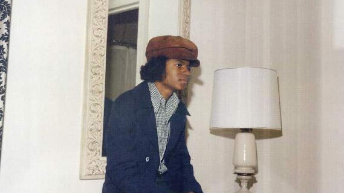 fotografii in premiera cu michael jackson nici familia lui nu le a vazut vreodata