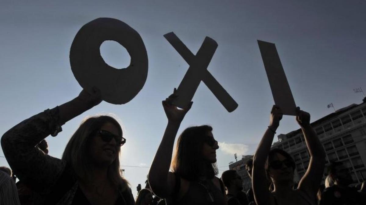 update peste 20 000 de greci protesteaza langa parlament tsipras cere elenilor sa intoarca spatele