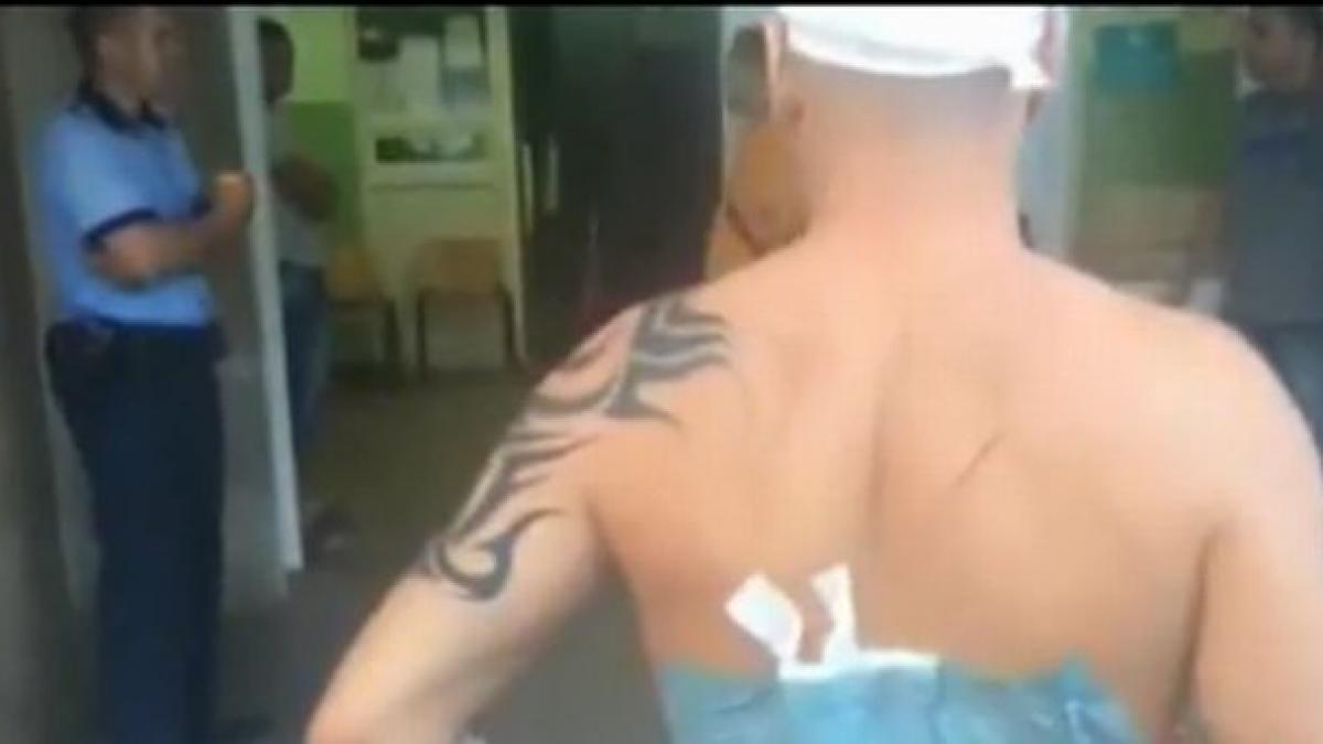 bataie cu bate in fata sediului politiei timis imagini in exclusivitate