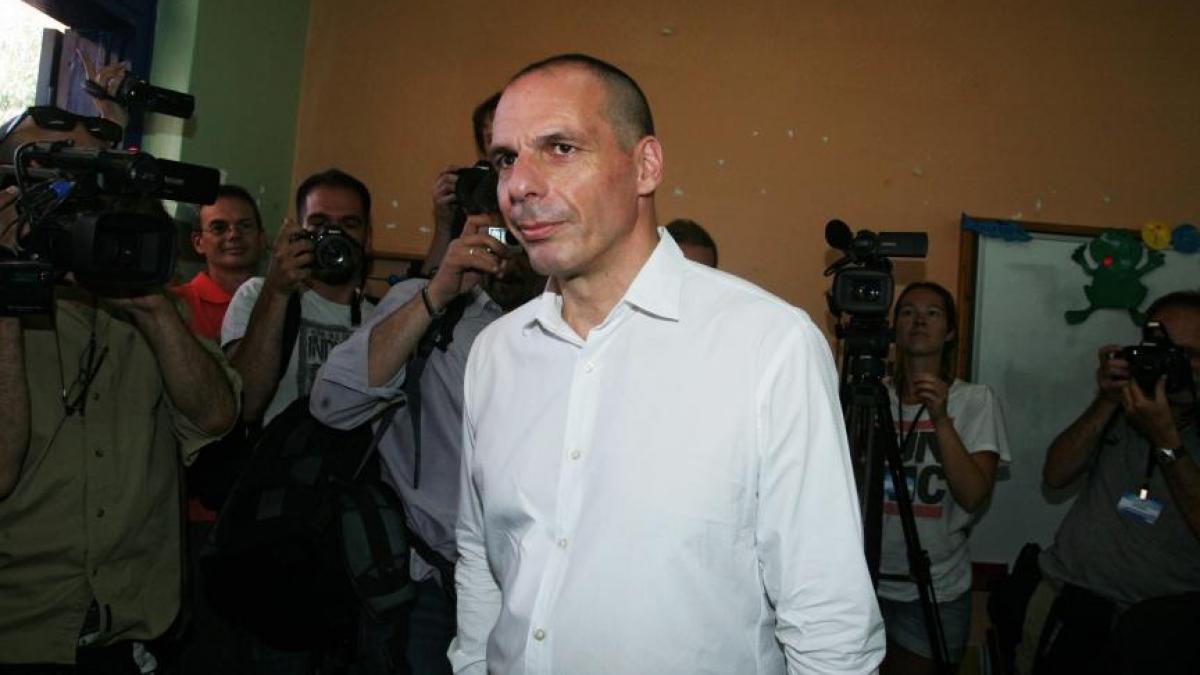 ministrul grec de finante yanis varoufakis si a anuntat demisia