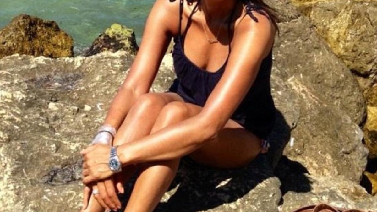 femeia de 52 de ani care arata de 20 secretul ei este bizar