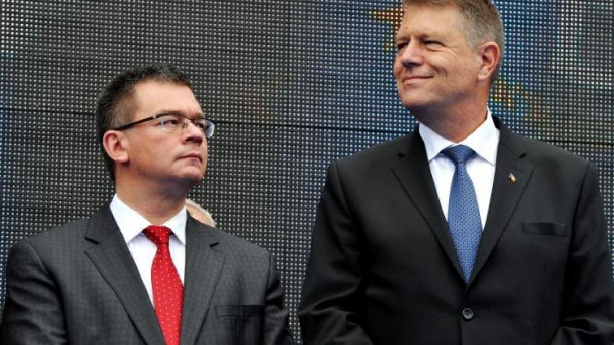 presedintele klaus iohannis a participat la investirea lui mihai razvan ungureanu in functia de