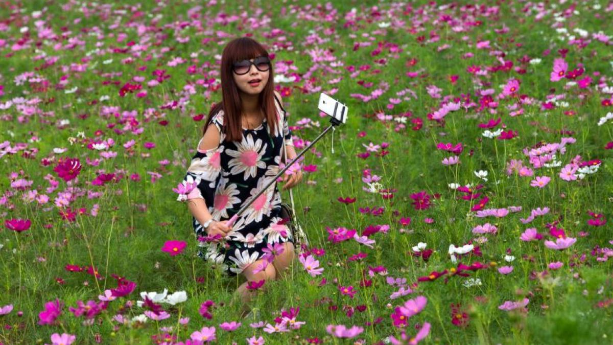 un selfie cool va poate costa viata autoritatile din rusia lanseaza un ghid de selfie fara pericole