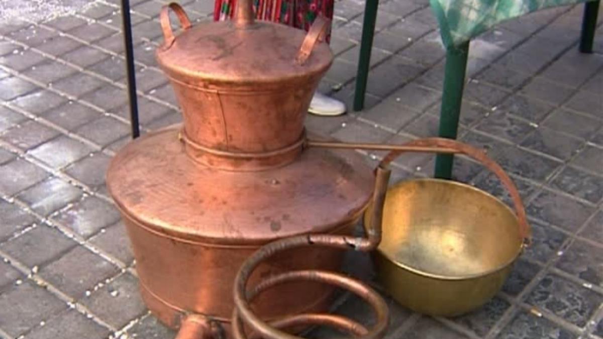 un cazan de tuica le a explodat in fata