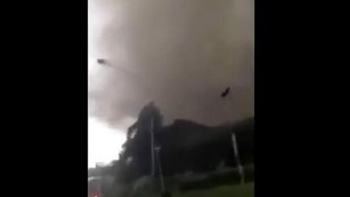 video o tornada puternica a facut ravagii in apropiere de venetia