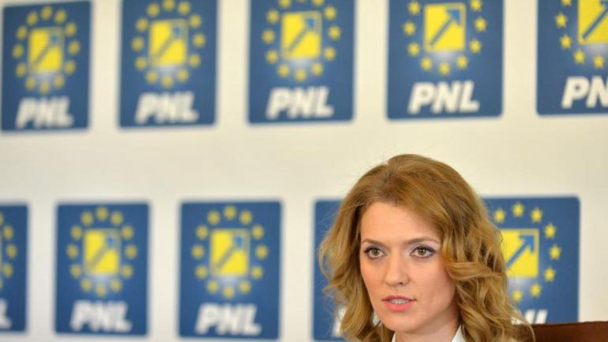 alina gorghiu victor ponta minte si trebuie sa demisioneze
