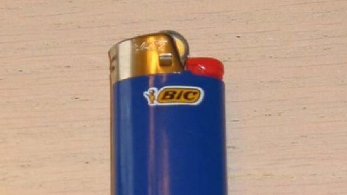 ce a facut acest tanar dupa ce i a fost furata bricheta nimeni nu intelege gestul