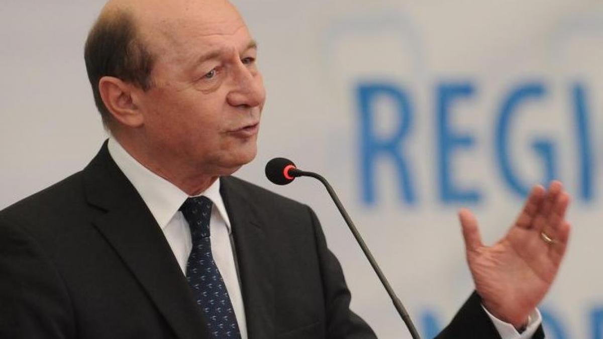 delirul lui basescu fostul presedinte ataca muftiul cultului musulman din romania
