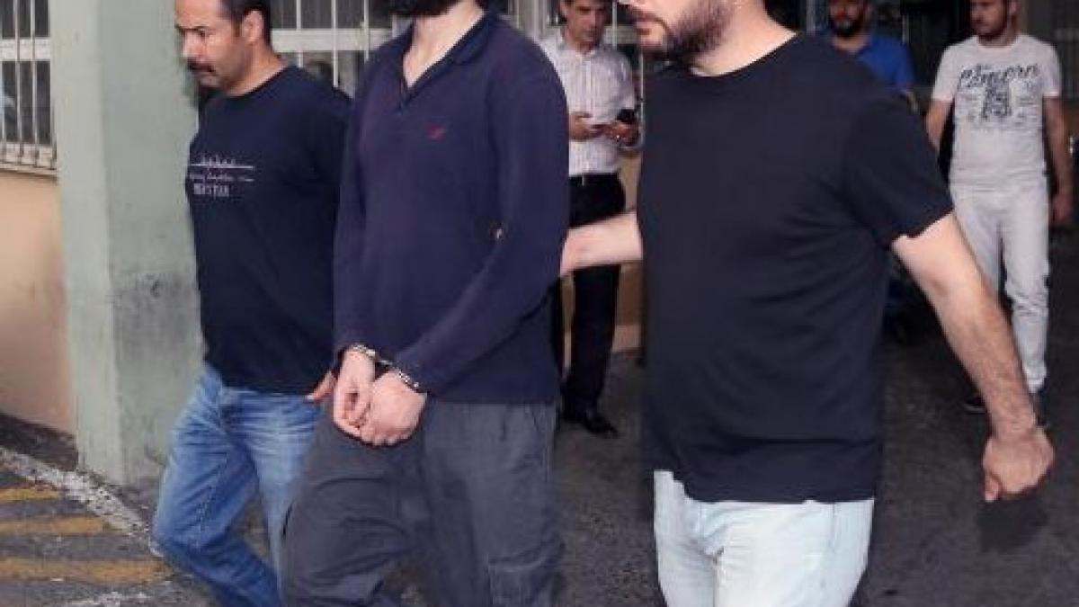 douazeci si unu de presupusi teroristi ai grupului statul islamic au fost arestati in turcia