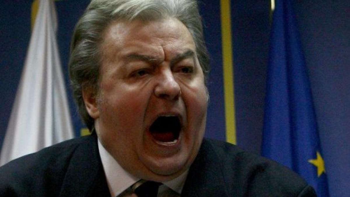 lovitura primita de corneliu vadim tudor