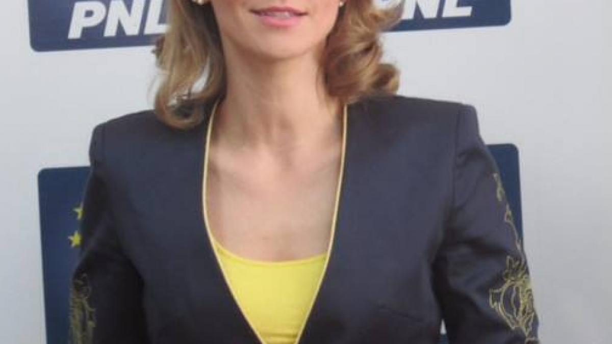 alina gorghiu un nou atac pe facebook la adresa lui victor ponta