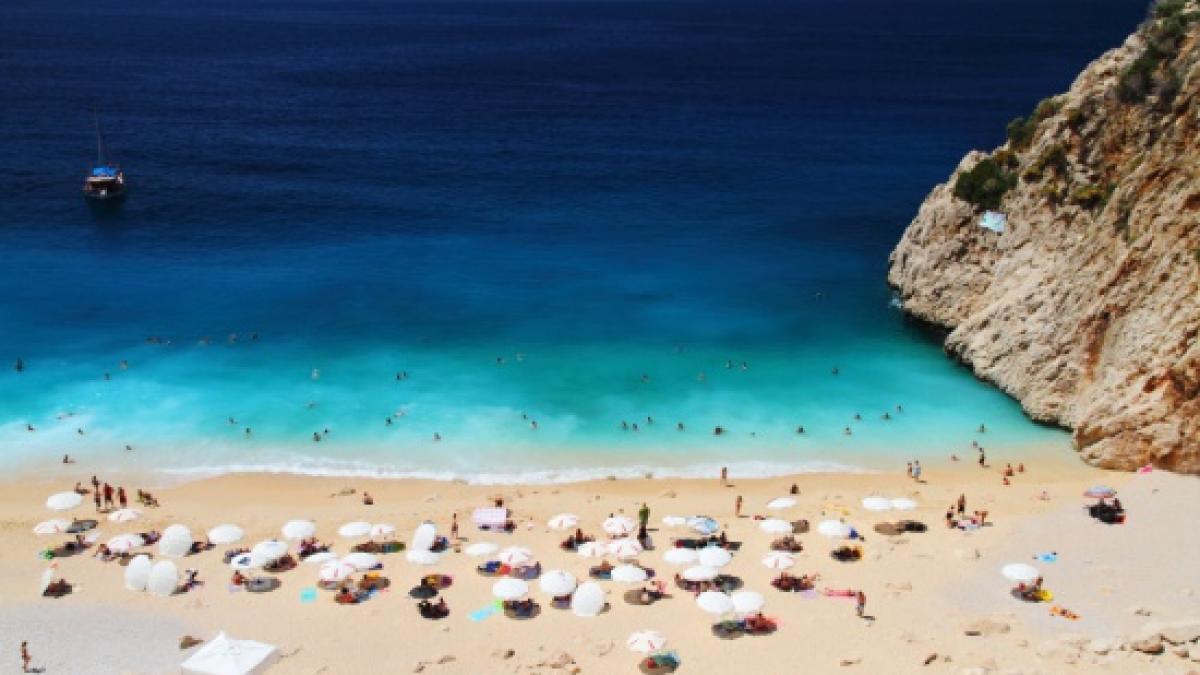 autoritatile americane au evacuat o plaja din rhode island in urma unei posibile explozii