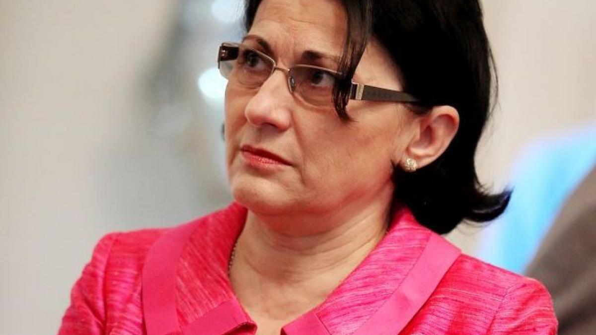ecaterina andronescu retragerea lui ponta o greseala de fond si de forma