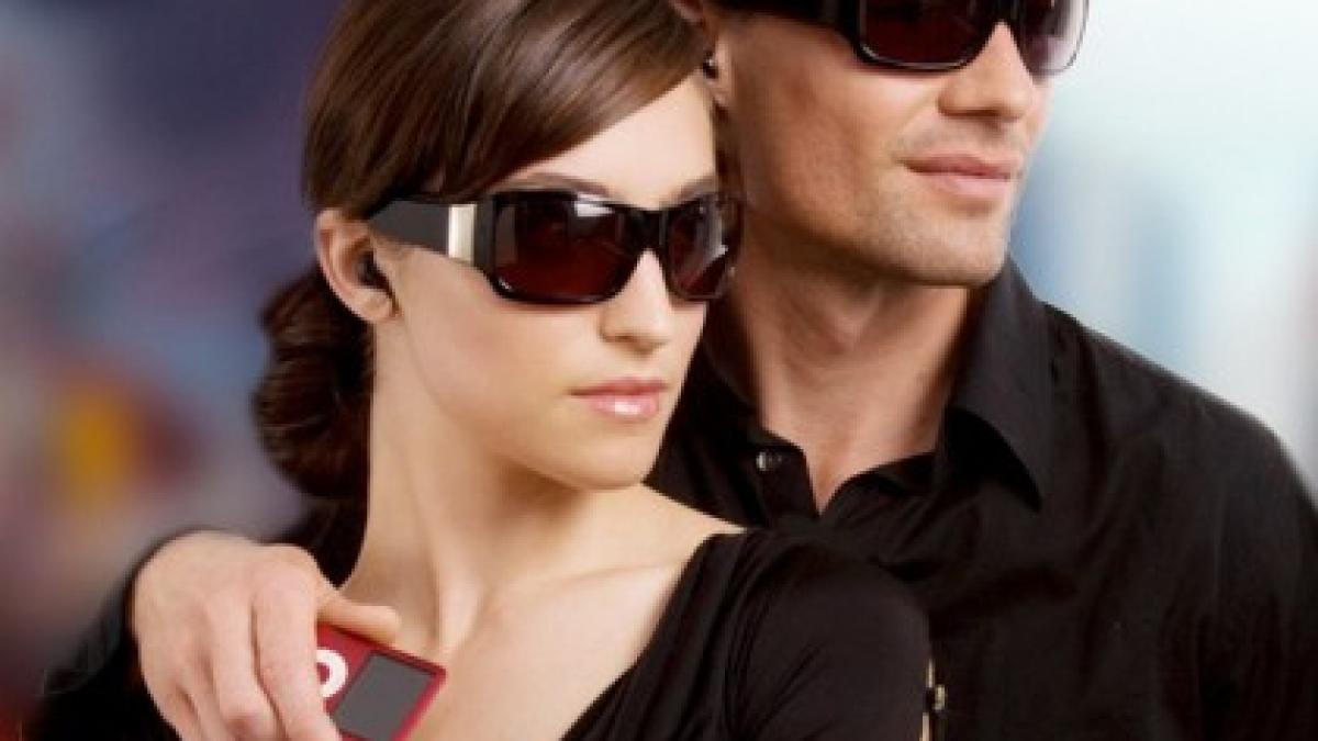 cum sa iti alegi ochelarii de soare potriviti in functie de forma fetei si culoarea tenului