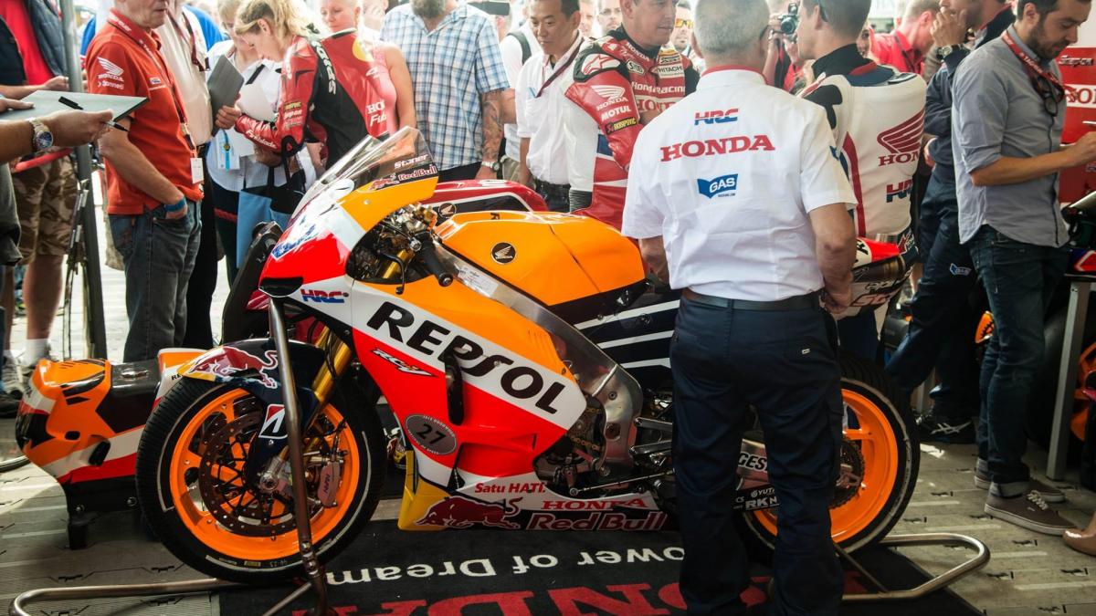 honda a scos la vanzare cea mai scumpa motocicleta a sa