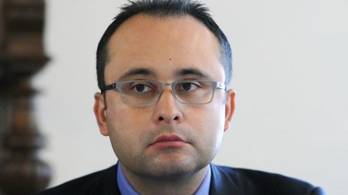 presedintele iohannis spunea ca isi doreste un guvern personal dna a actionat la comanda