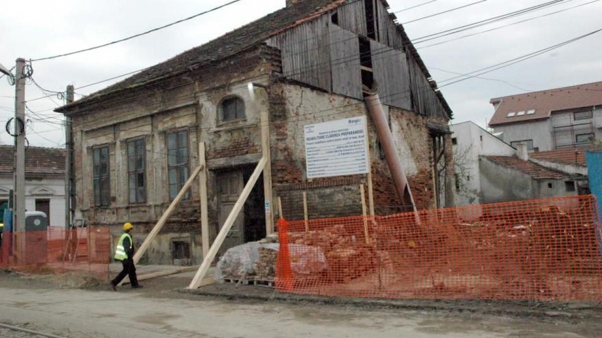proprietarii imobilelor vechi lasate in paragina vor putea fi executati silit