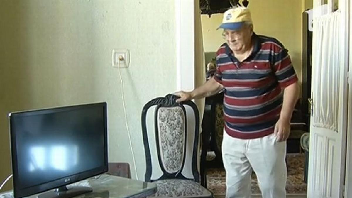 slujitorii domnului fara mila batran de 80 de ani evacuat de biserica