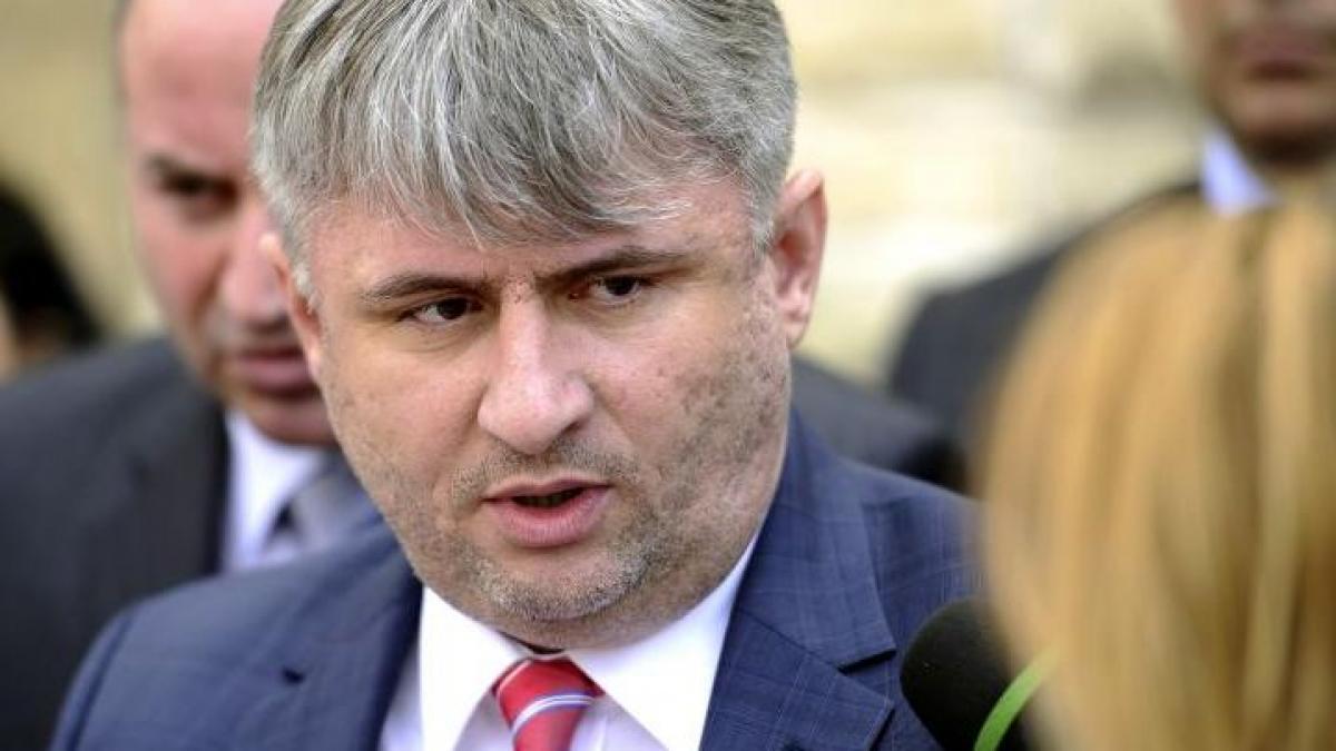 un secretar de stat din ministerul transporturilor s a dus la mare cu elicopterul scolii de aviatie