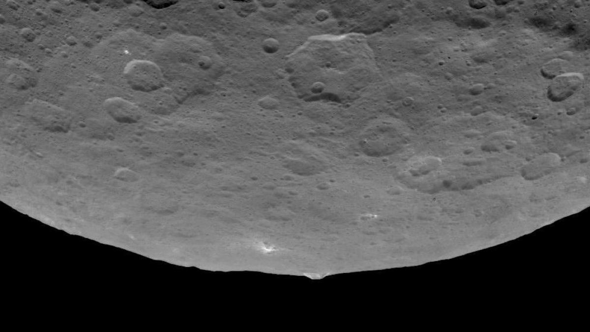 ce au descoperit specialistii nasa pe planeta pluto